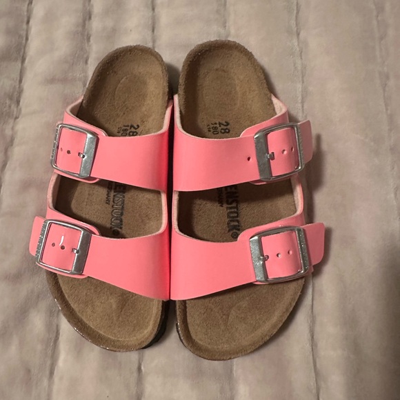 Birkenstock Patent sandal in pink. NWT! - Picture 2 of 2